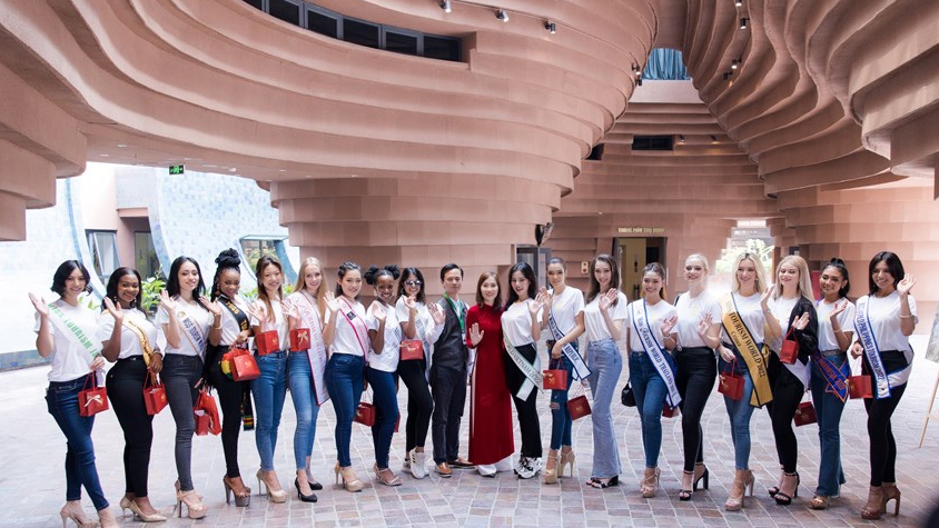 Miss Tourism World 2022 contestants discover Bat Trang ceramic village